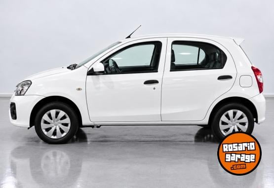 Autos - Toyota ETIOS X MT 5P 2023 Nafta 86771Km - En Venta