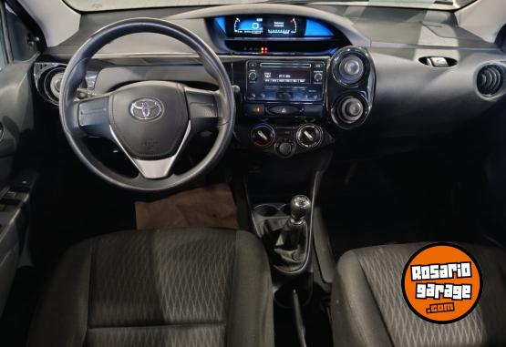 Autos - Toyota ETIOS X MT 5P 2023 Nafta 86771Km - En Venta