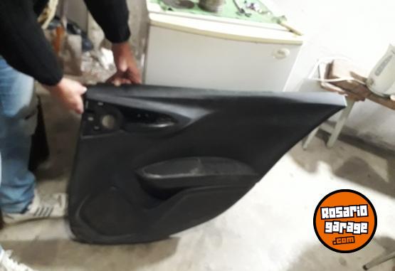 Accesorios para Autos - Vendo panel delantero y trasero interior del crono y el ventilu del lado derecho....año 2018 - En Venta