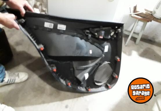 Accesorios para Autos - Vendo panel delantero y trasero interior del crono y el ventilu del lado derecho....año 2018 - En Venta