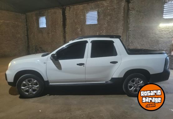 Camionetas - Renault Duster Oroch 2022 GNC 125000Km - En Venta