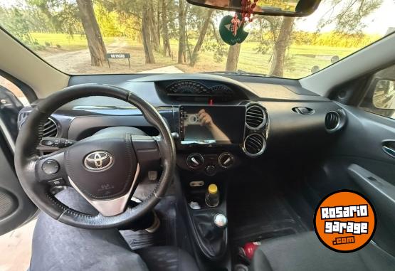 Autos - Toyota Etios 1.5 4p Xls 2015 Nafta 200000Km - En Venta