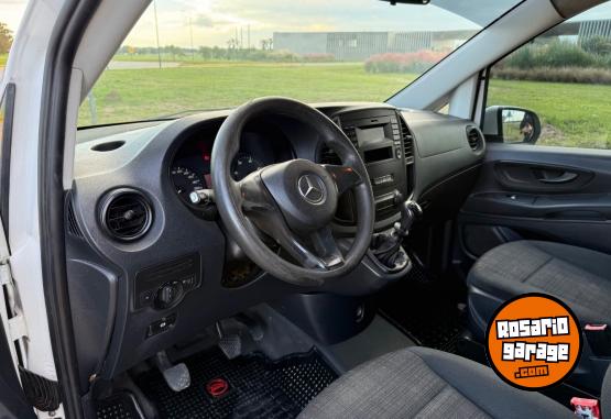 Utilitarios - Mercedes Benz Vito 111 CDI 2015 Diesel 299000Km - En Venta