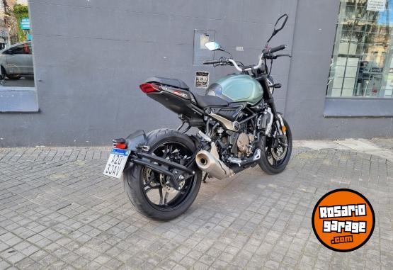 Motos - Voge AC 300 2023 Nafta 5490Km - En Venta