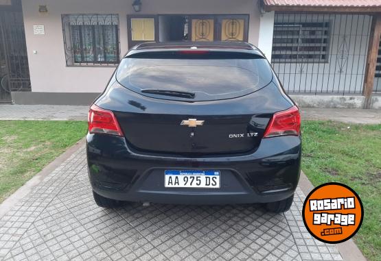 Autos - Chevrolet Ónix LTZ 2017 Nafta 107000Km - En Venta