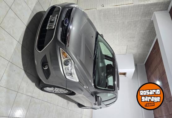 Autos - Ford Focus GHIA 2010 Nafta 170000Km - En Venta