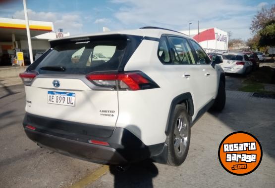 Camionetas - Toyota RAV4 HÍBRIDO LIMITED 2021 Electrico / Hibrido 129000Km - En Venta