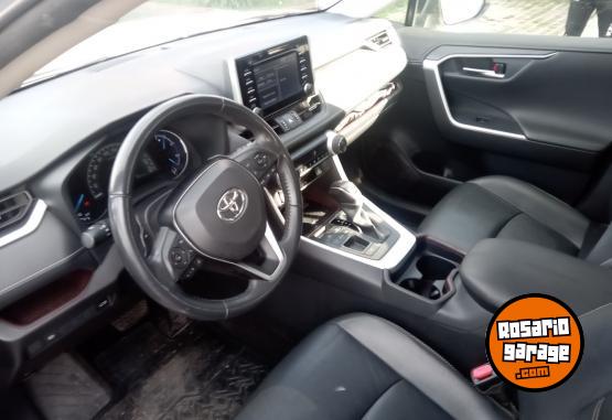 Camionetas - Toyota RAV4 HÍBRIDO LIMITED 2021 Electrico / Hibrido 129000Km - En Venta