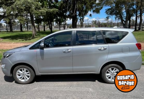 Camionetas - Toyota Innova 2020 Nafta 114000Km - En Venta