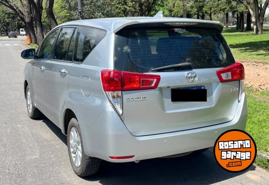 Camionetas - Toyota Innova 2020 Nafta 114000Km - En Venta