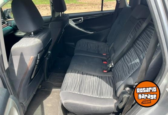 Camionetas - Toyota Innova 2020 Nafta 114000Km - En Venta