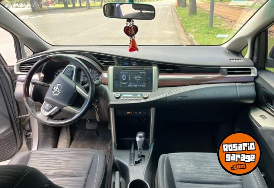 Camionetas - Toyota Innova 2020 Nafta 114000Km - En Venta