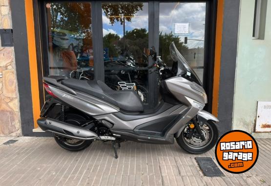 Motos - Kymco XTOWN 250 2023 Nafta 7300Km - En Venta