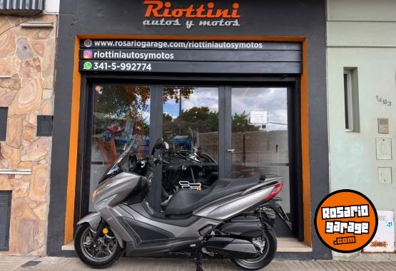 Motos - Kymco XTOWN 250 2023 Nafta 7300Km - En Venta
