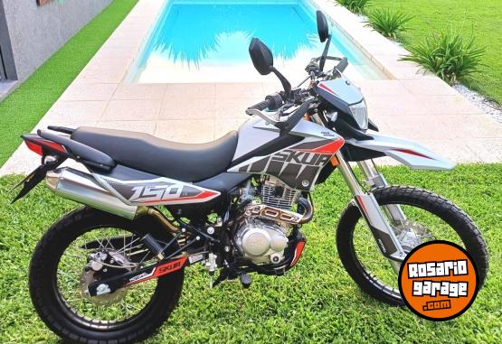Motos - Motomel Skua 150 Silver Edition 2024 Nafta 8500Km - En Venta