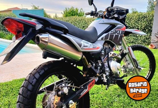 Motos - Motomel Skua 150 Silver Edition 2024 Nafta 8500Km - En Venta