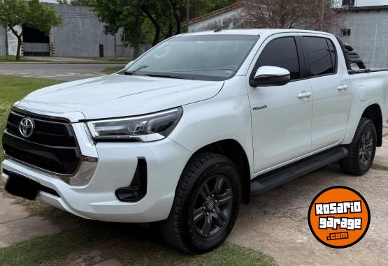 Camionetas - Toyota Hilux SRV 2025 Diesel 36000Km - En Venta