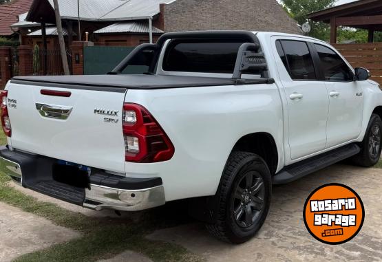 Camionetas - Toyota Hilux SRV 2025 Diesel 36000Km - En Venta