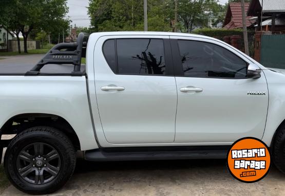 Camionetas - Toyota Hilux SRV 2025 Diesel 36000Km - En Venta