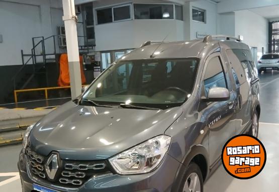 Utilitarios - Renault KANGOO II STEPWAY 2024 Nafta 10000Km - En Venta