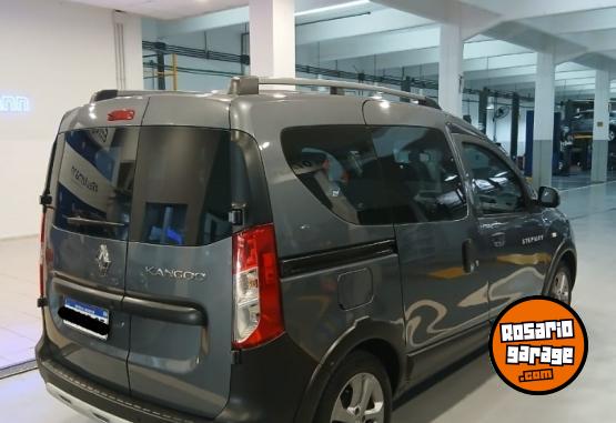 Utilitarios - Renault KANGOO II STEPWAY 2024 Nafta 10000Km - En Venta