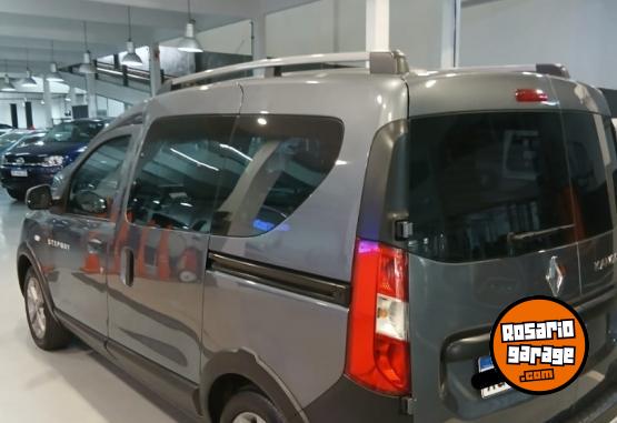 Utilitarios - Renault KANGOO II STEPWAY 2024 Nafta 10000Km - En Venta