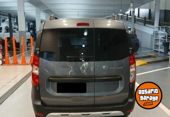 Utilitarios - Renault KANGOO II STEPWAY 2024 Nafta 10000Km - En Venta