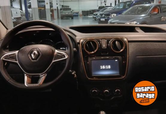 Utilitarios - Renault KANGOO II STEPWAY 2024 Nafta 10000Km - En Venta