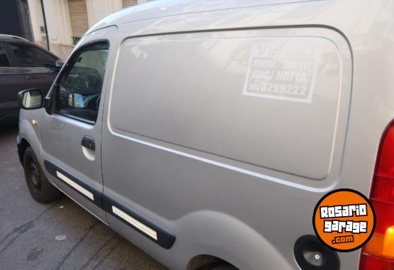 Utilitarios - Renault Kangoo 2016 GNC 200000Km - En Venta
