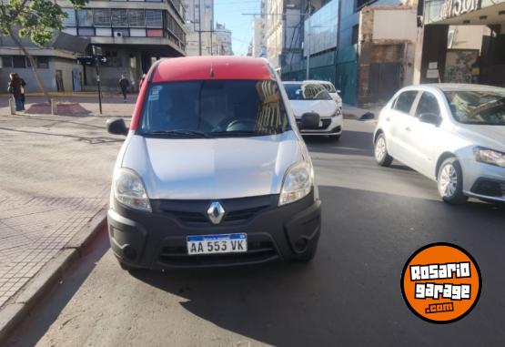 Utilitarios - Renault Kangoo 2016 GNC 200000Km - En Venta