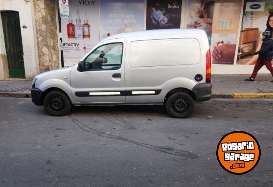 Utilitarios - Renault Kangoo 2016 GNC 200000Km - En Venta