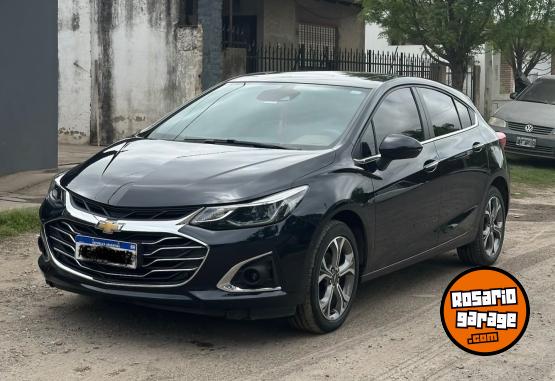 Autos - Volkswagen Cruze premier 2021 Nafta 76000Km - En Venta