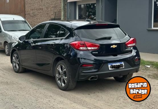 Autos - Volkswagen Cruze premier 2021 Nafta 76000Km - En Venta