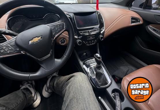 Autos - Volkswagen Cruze premier 2021 Nafta 76000Km - En Venta