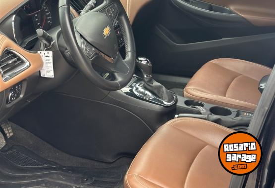 Autos - Volkswagen Cruze premier 2021 Nafta 76000Km - En Venta