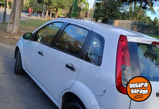 Autos - Ford Fiesta ambiente línea nue 2012 Nafta 125000Km - En Venta