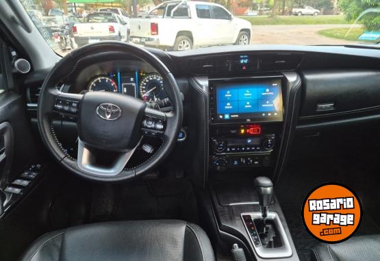 Camionetas - Toyota SW4 SRX 2023 Diesel 80000Km - En Venta