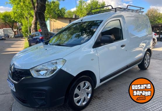 Utilitarios - Renault Kangoo 1.6 confort 2024 Nafta 53000Km - En Venta
