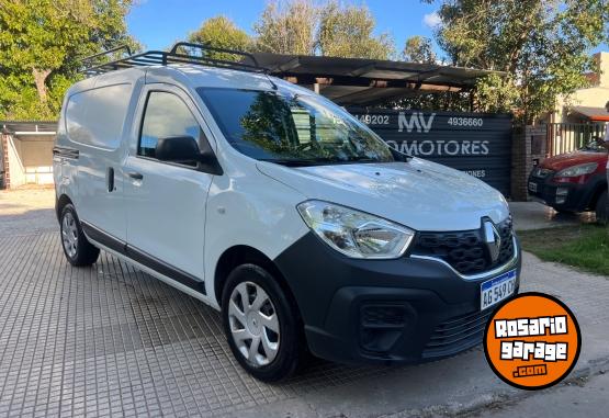 Utilitarios - Renault Kangoo 1.6 confort 2024 Nafta 53000Km - En Venta