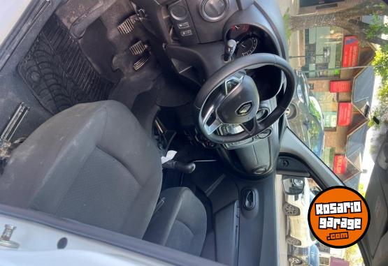 Utilitarios - Renault Kangoo 1.6 confort 2024 Nafta 53000Km - En Venta