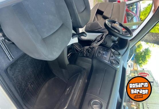 Utilitarios - Renault Kangoo 1.6 confort 2024 Nafta 53000Km - En Venta