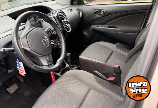 Autos - Toyota XLS 1.5 2017 Nafta 82955Km - En Venta