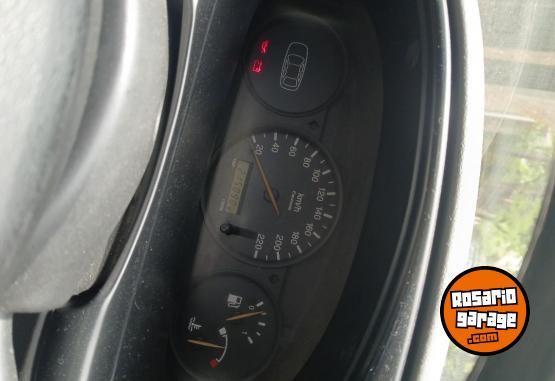 Autos - Ford Fiesta 2000 GNC 215000Km - En Venta