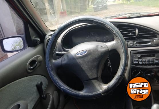 Autos - Ford Fiesta 2000 GNC 215000Km - En Venta