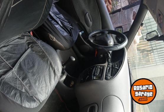 Autos - Ford Fiesta 2000 GNC 215000Km - En Venta
