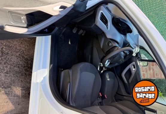 Autos - Peugeot 208 active 2017 Nafta 104000Km - En Venta