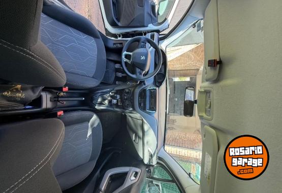 Autos - Peugeot 208 active 2017 Nafta 104000Km - En Venta