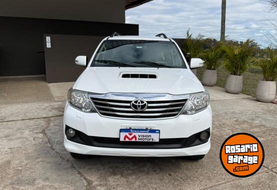 Camionetas - Toyota HILUX SW4 3.0 TDI 4X4 SR 2013 Nafta 300000Km - En Venta
