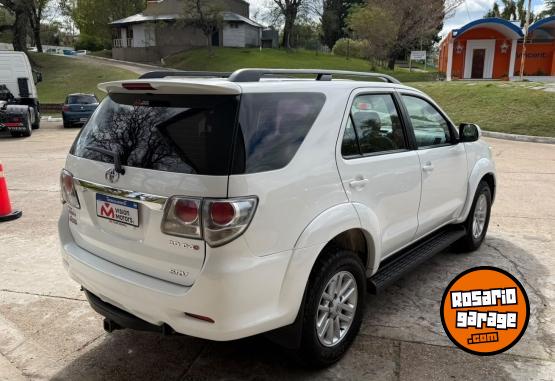 Camionetas - Toyota HILUX SW4 3.0 TDI 4X4 SR 2013 Nafta 300000Km - En Venta