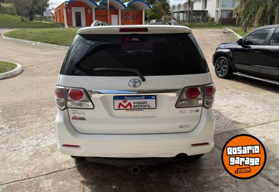 Camionetas - Toyota HILUX SW4 3.0 TDI 4X4 SR 2013 Nafta 300000Km - En Venta